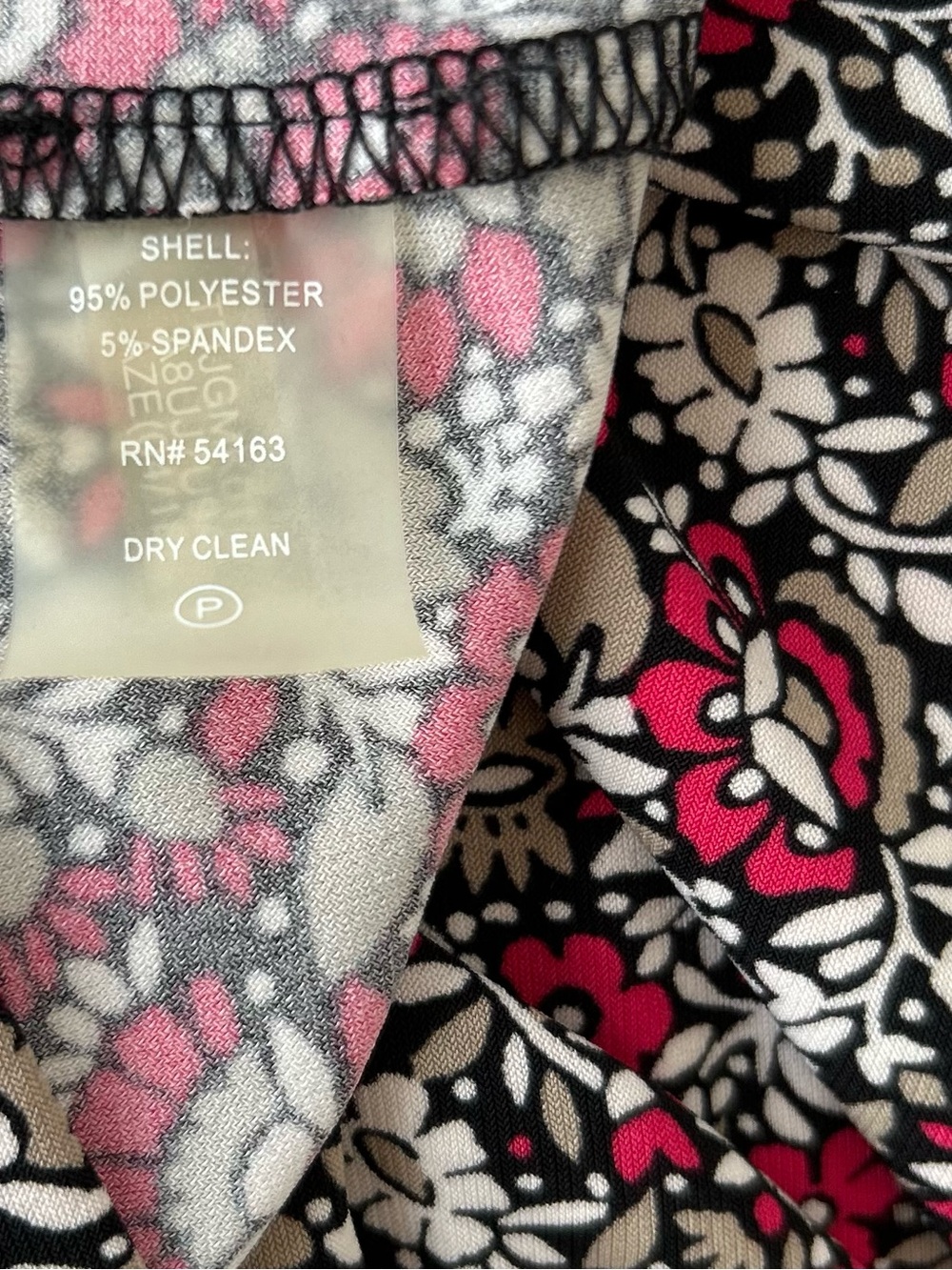 Tommy Hilfiger Floral Stretch Print Dress in Black, White & Fuchsia. Size 12. - Picture 5 of 5